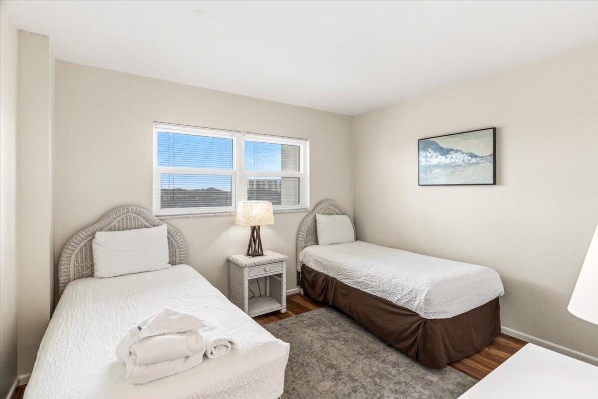 EL MATADOR CONDO - Residential
