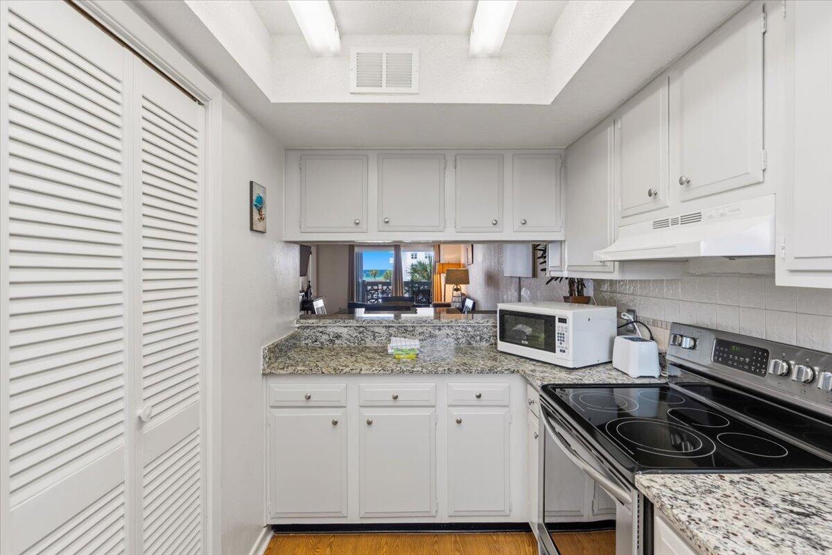 EL MATADOR CONDO - Residential