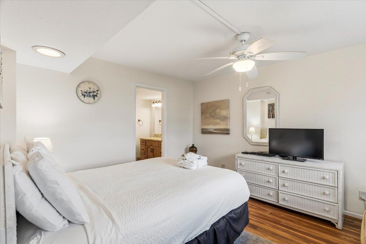 EL MATADOR CONDO - Residential
