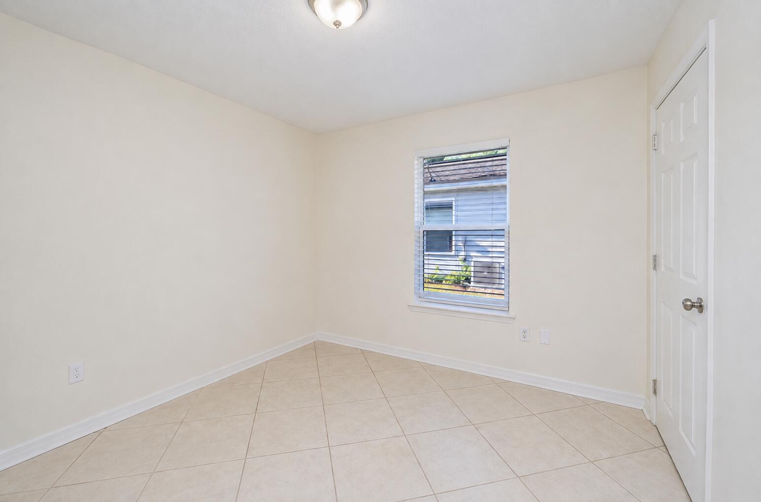 MORRIS ADDN TO CRESTVIEW - Residential