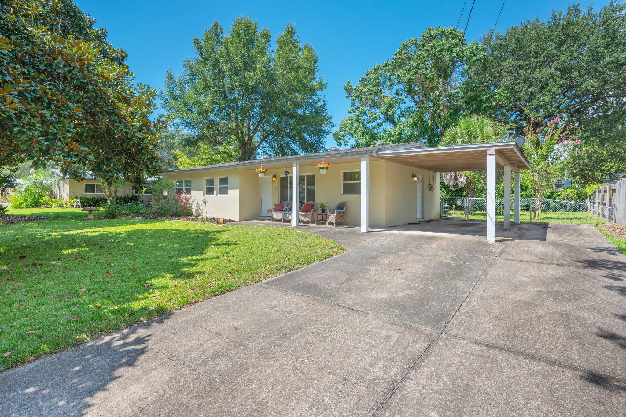 OAK TREE PARK - Residential
