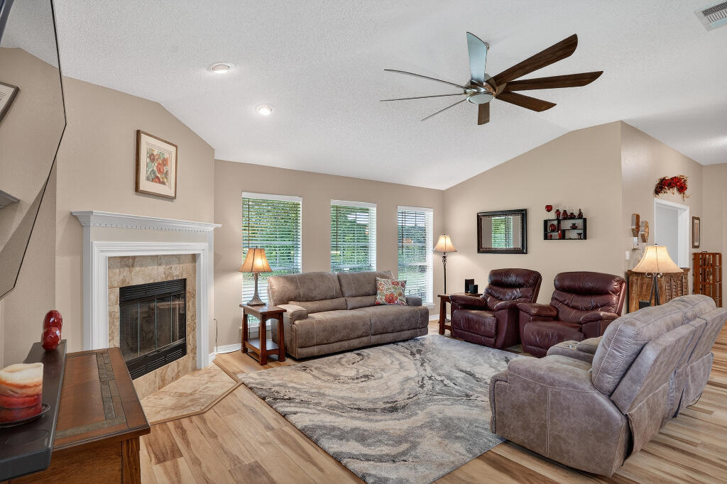 Tanglewood Oaks - Residential