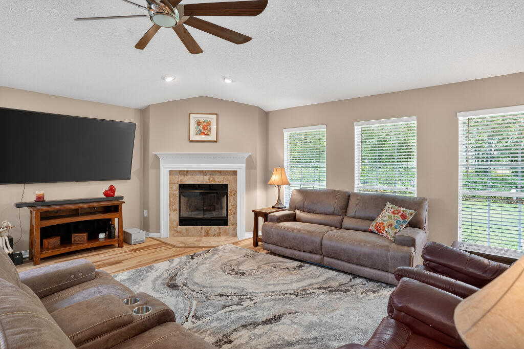 Tanglewood Oaks - Residential