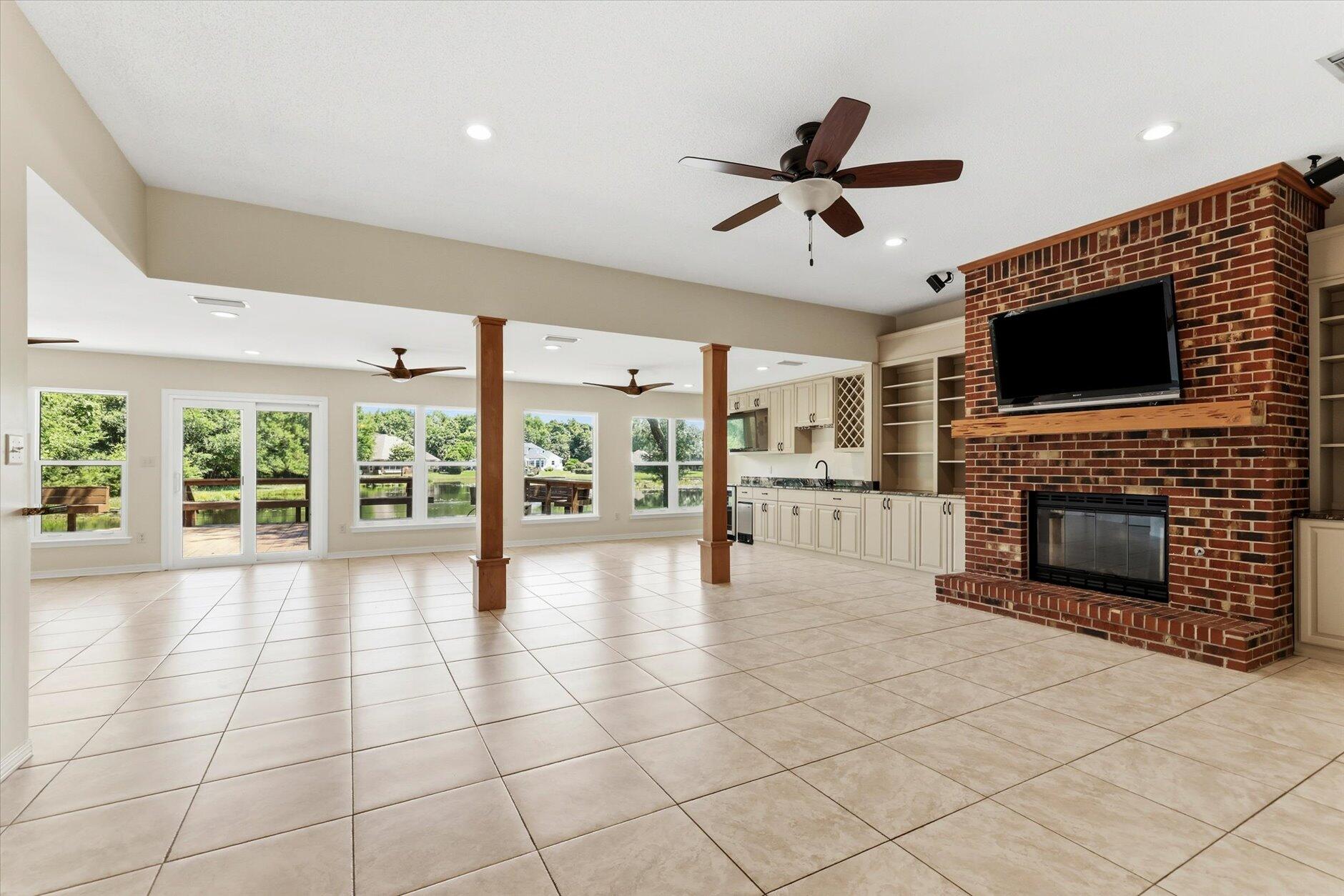 WINDWARD PH 3 - Residential