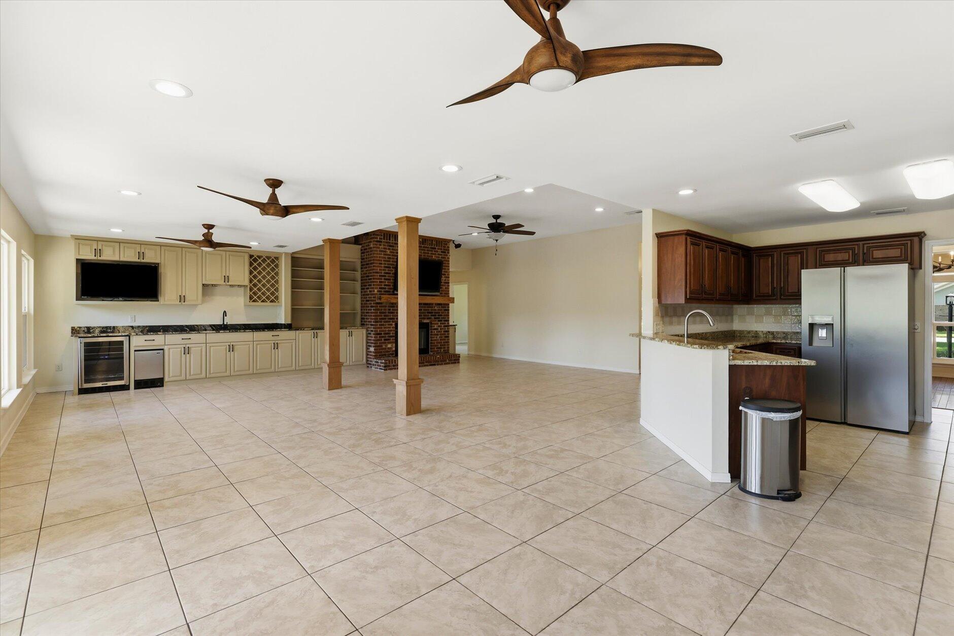 WINDWARD PH 3 - Residential