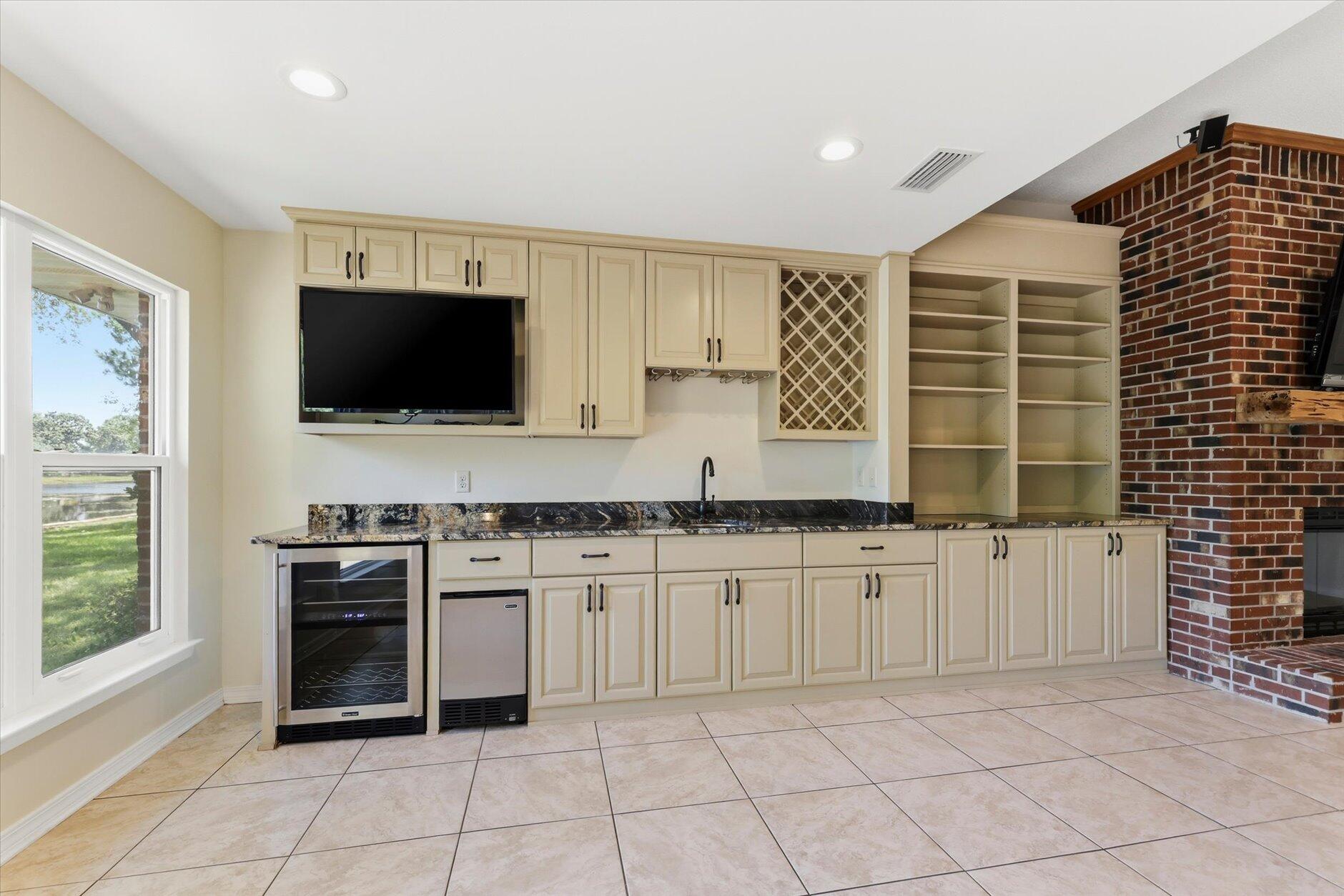 WINDWARD PH 3 - Residential