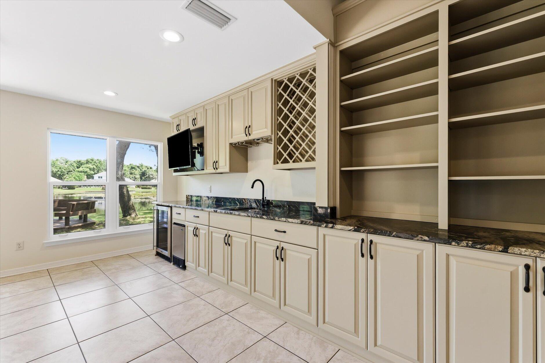 WINDWARD PH 3 - Residential