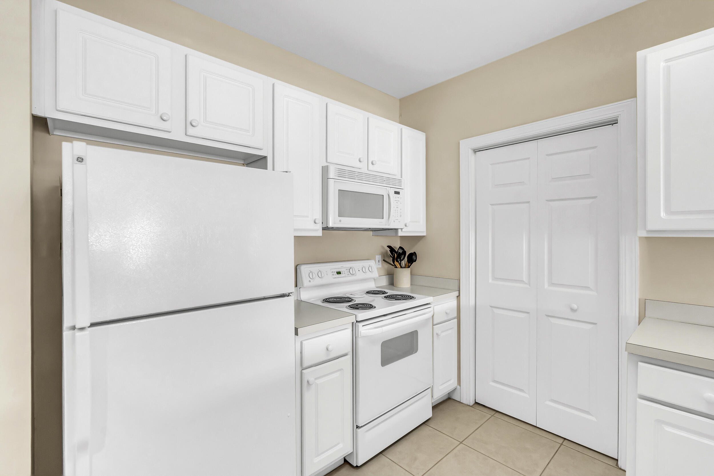 PAVILION PALMS - Residential