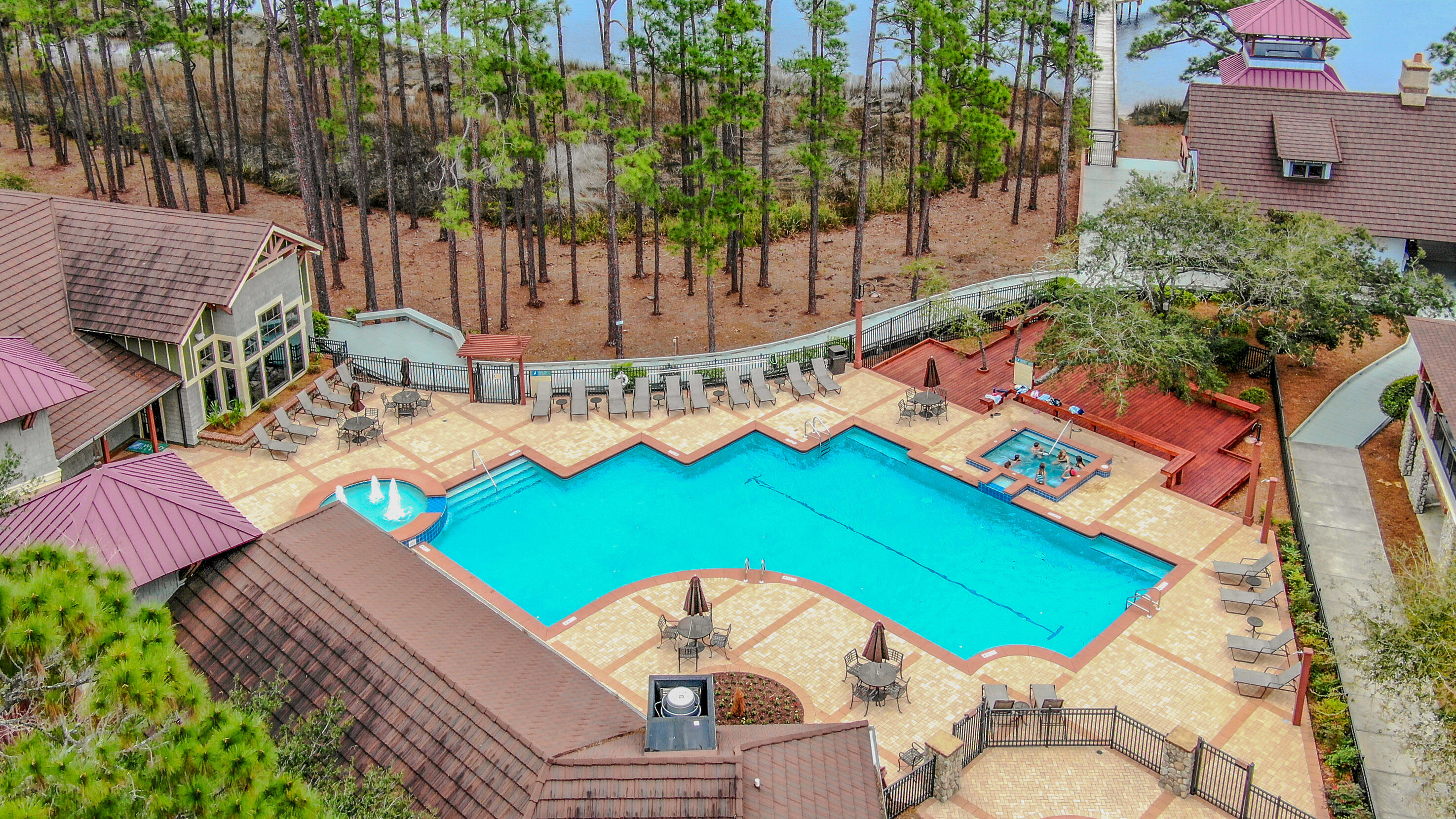 LAKESIDE LODGE AT PROSPECT POINT - Residential