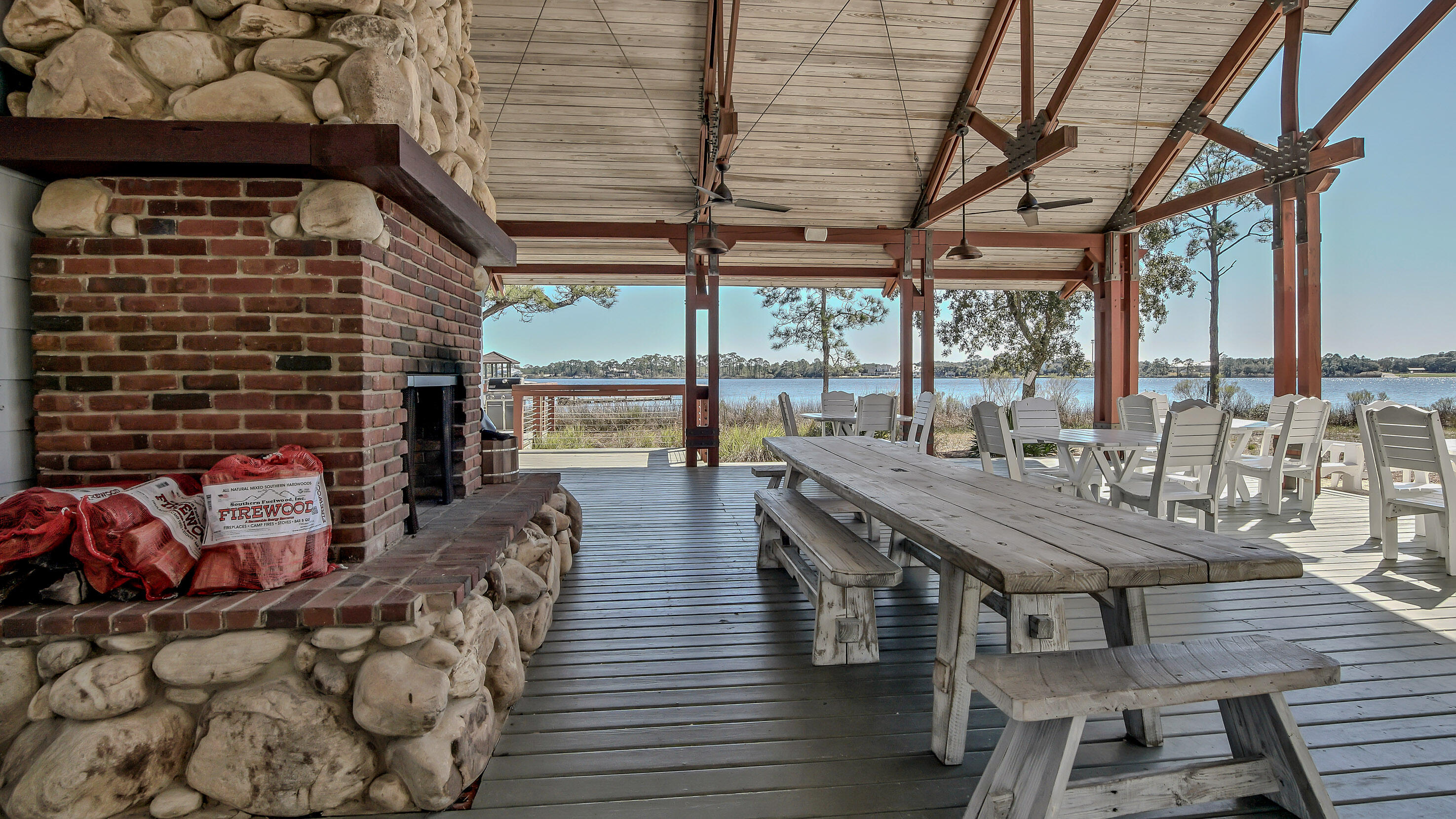 LAKESIDE LODGE AT PROSPECT POINT - Residential