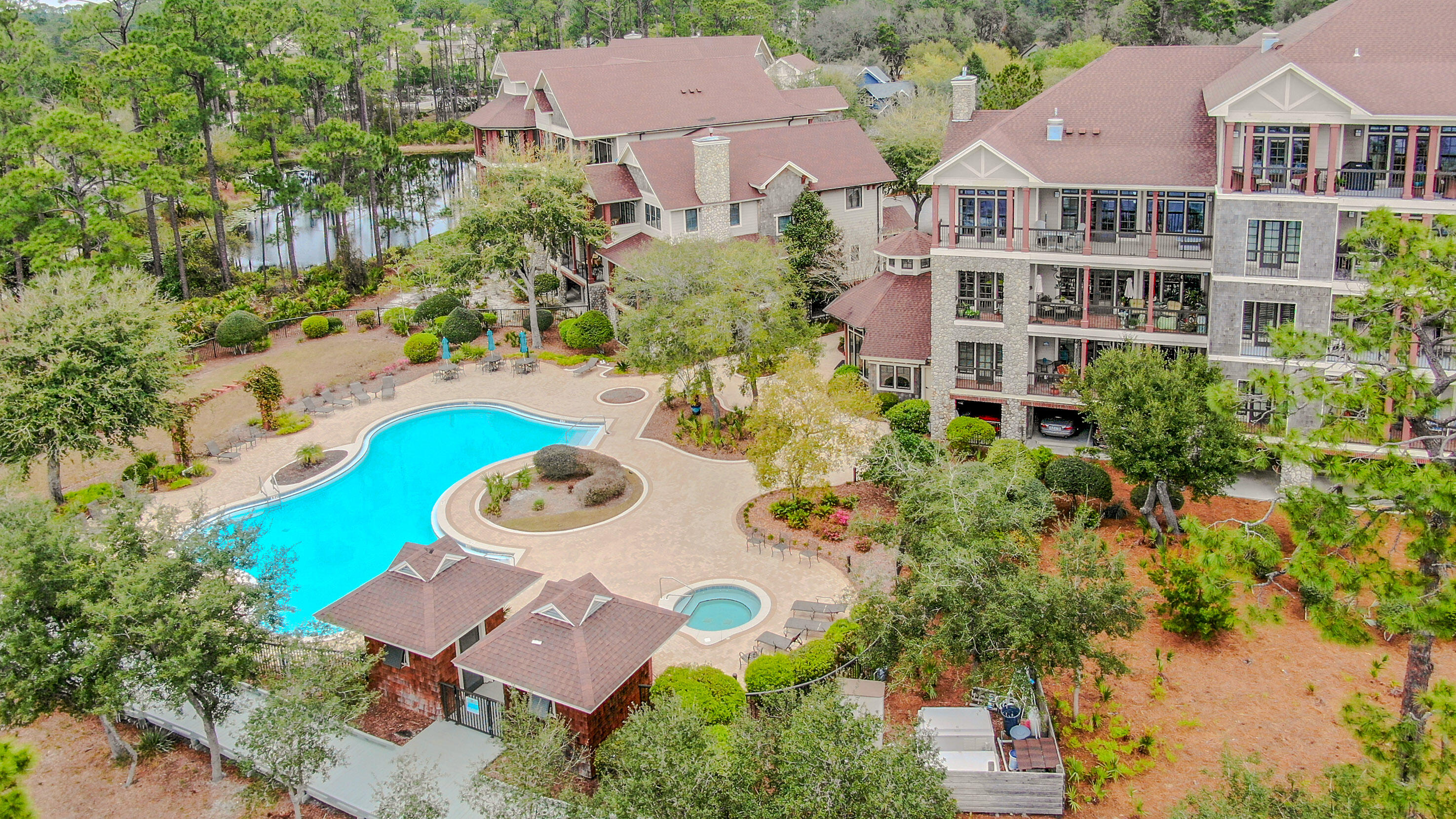 LAKESIDE LODGE AT PROSPECT POINT - Residential