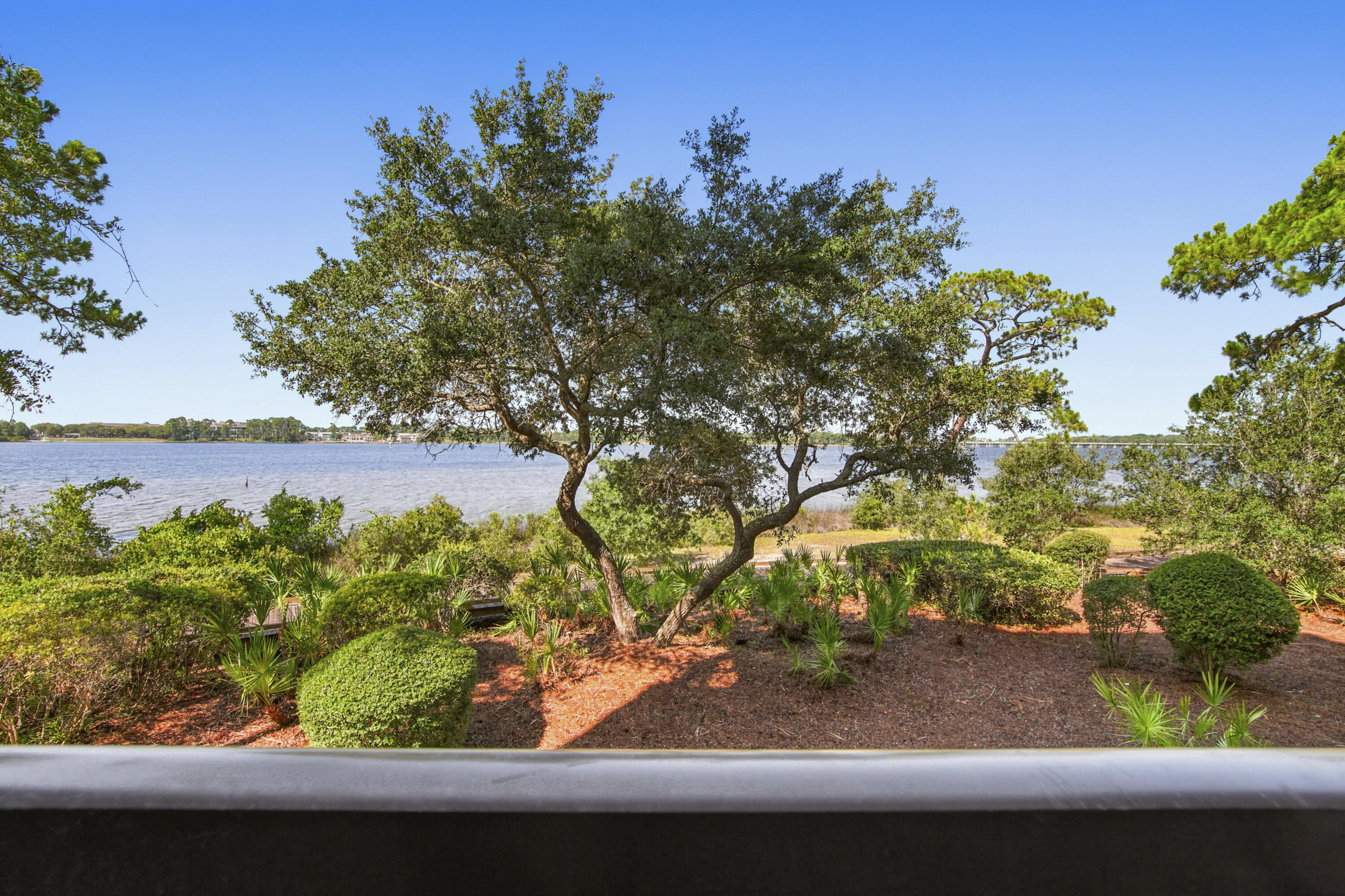 LAKESIDE LODGE AT PROSPECT POINT - Residential