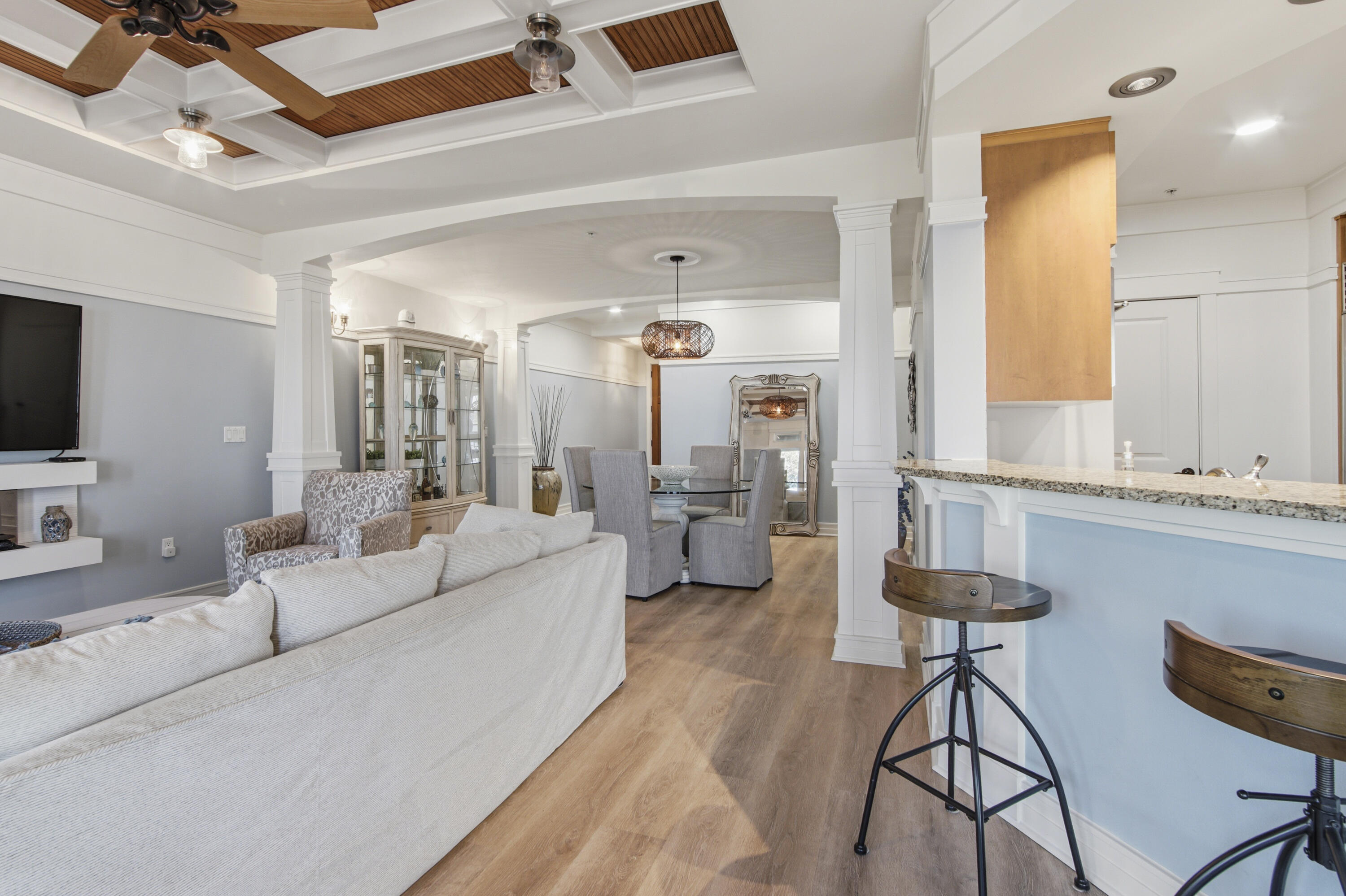 LAKESIDE LODGE AT PROSPECT POINT - Residential