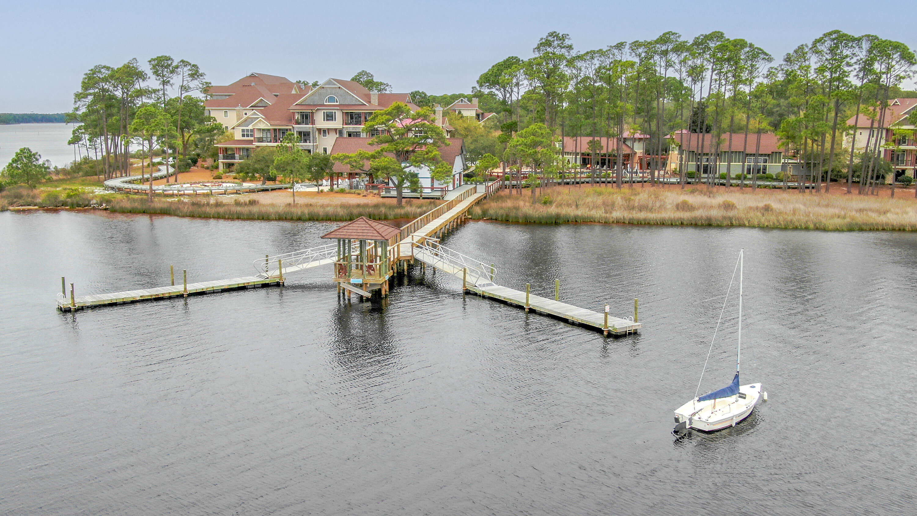 LAKESIDE LODGE AT PROSPECT POINT - Residential