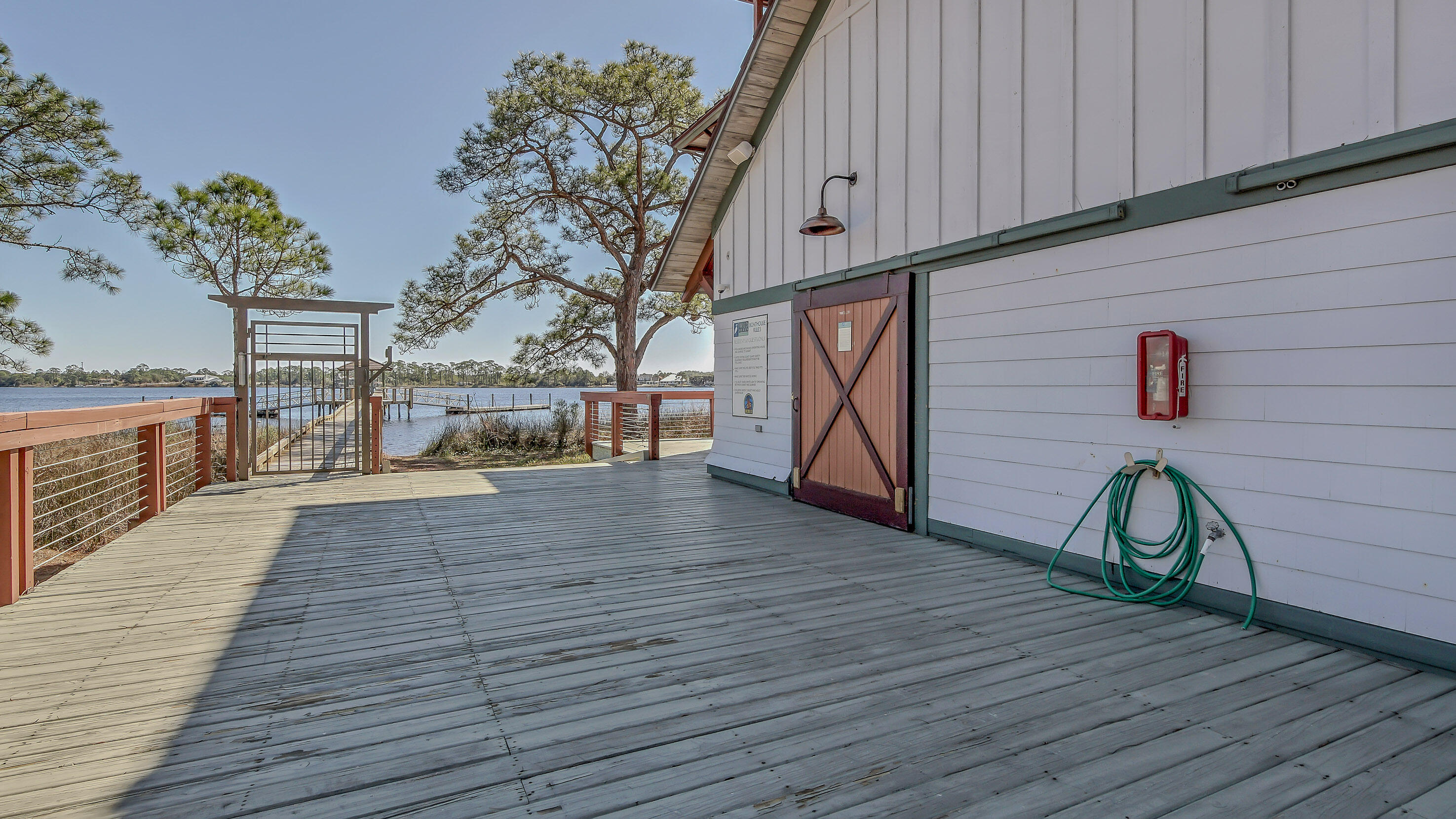LAKESIDE LODGE AT PROSPECT POINT - Residential