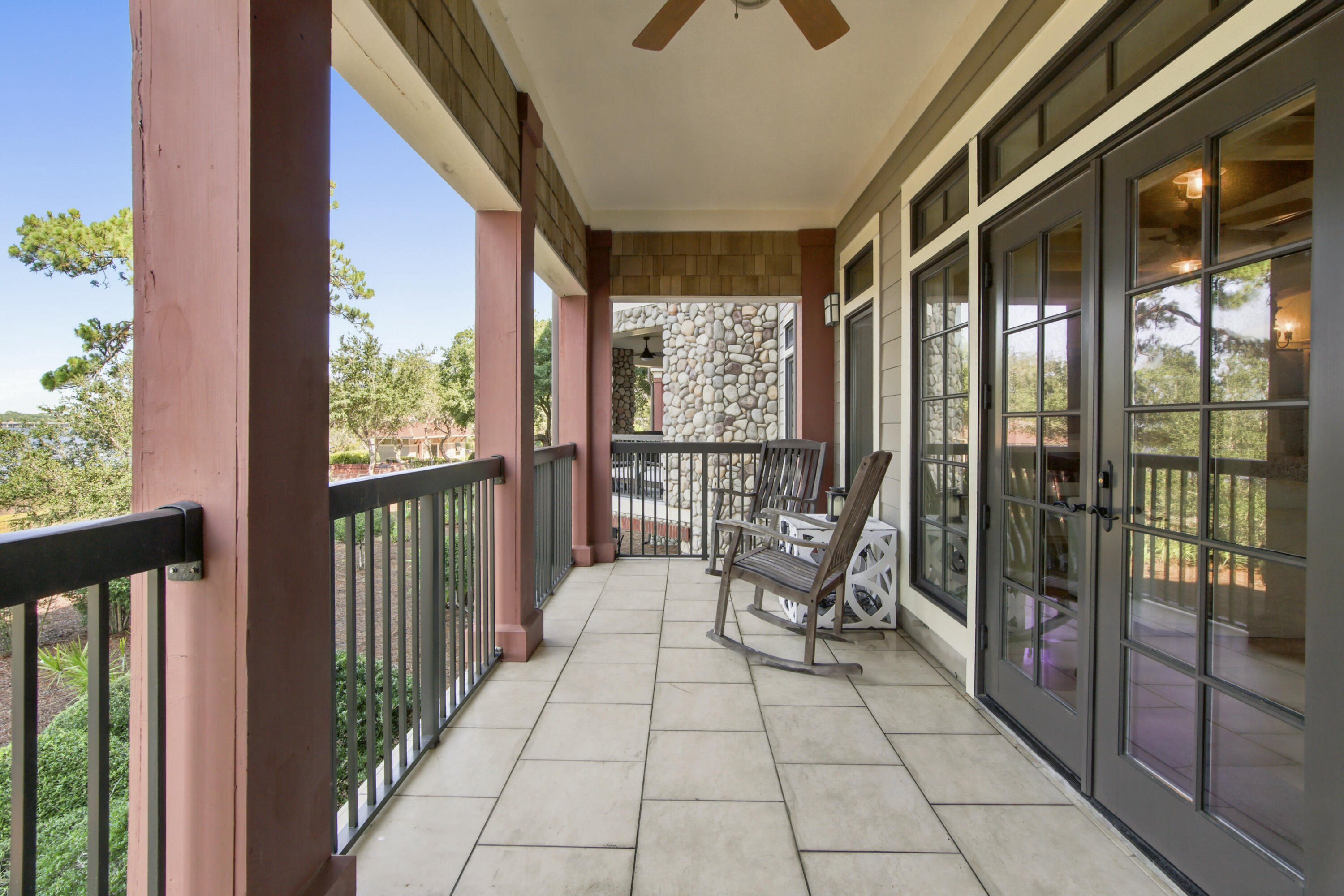 LAKESIDE LODGE AT PROSPECT POINT - Residential