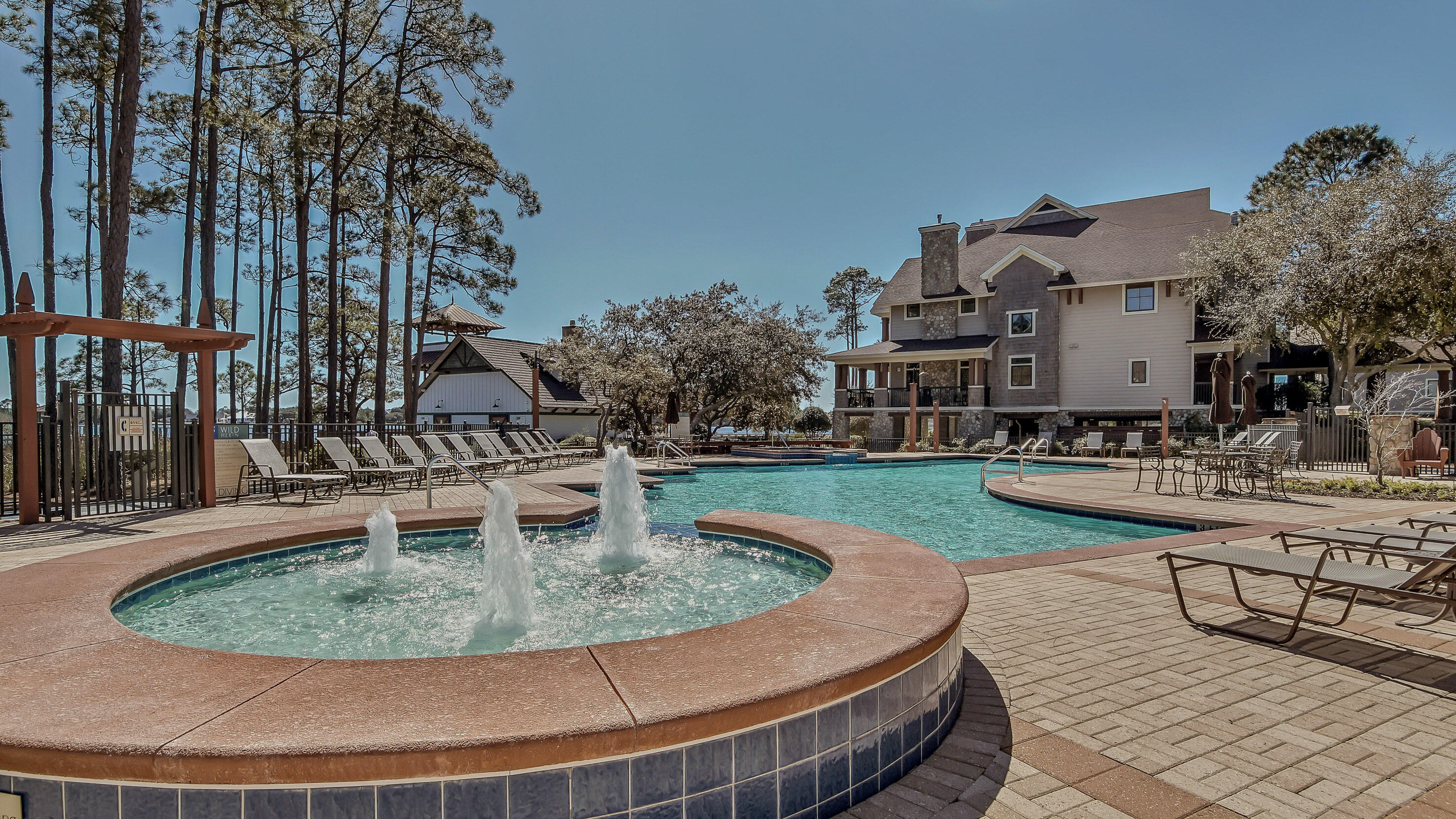 LAKESIDE LODGE AT PROSPECT POINT - Residential