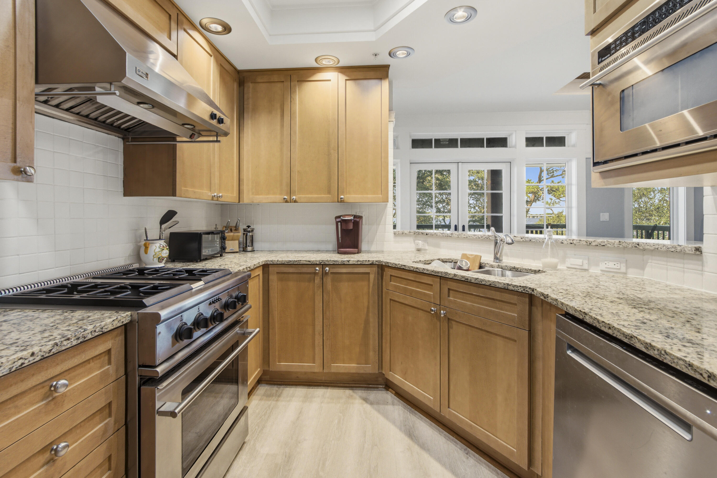 LAKESIDE LODGE AT PROSPECT POINT - Residential