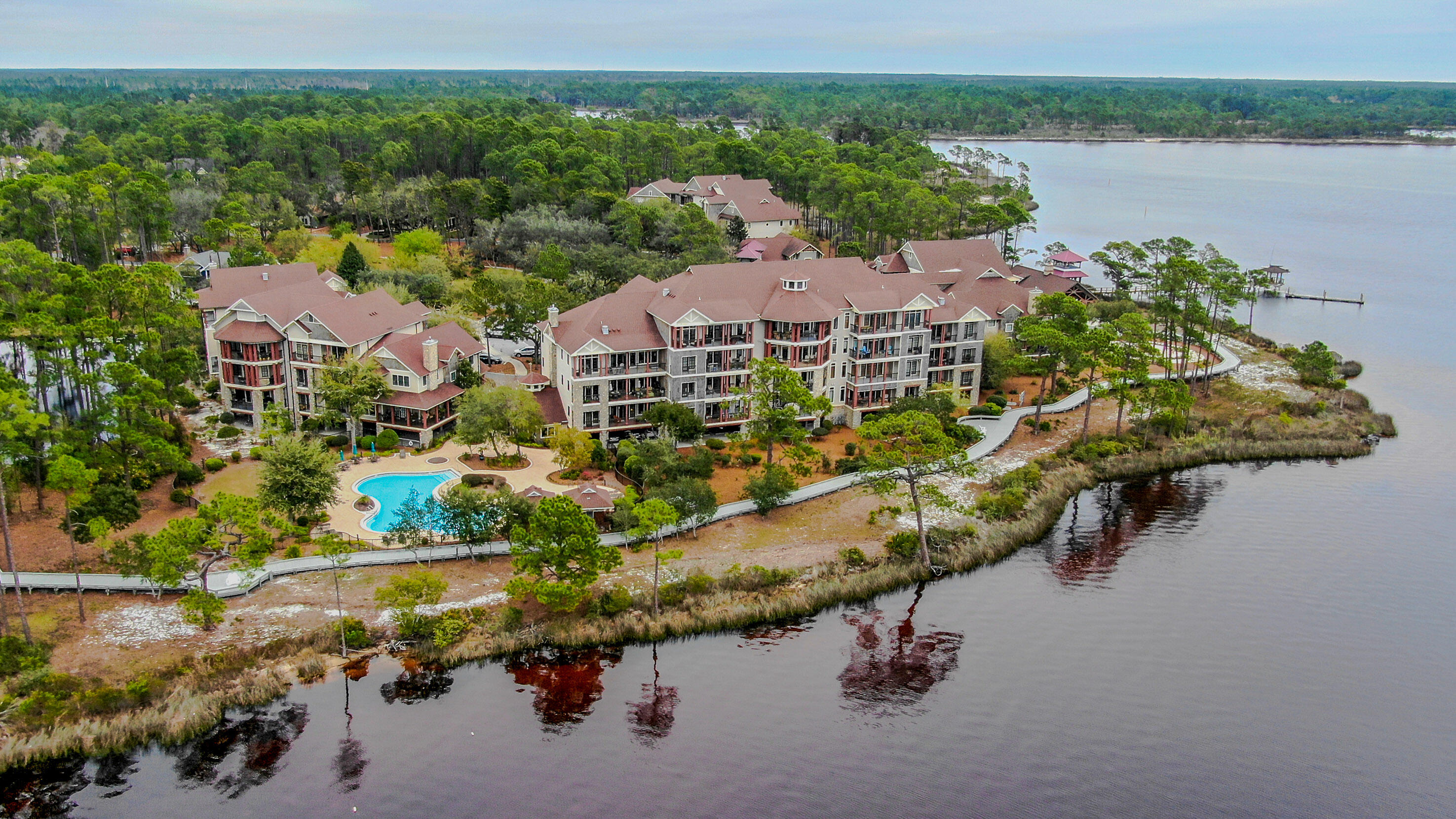 LAKESIDE LODGE AT PROSPECT POINT - Residential