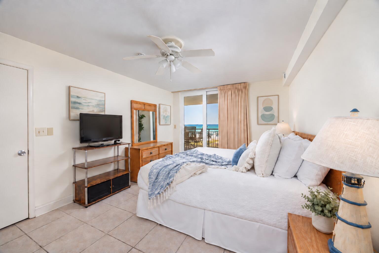 NAUTILUS CONDO - Residential