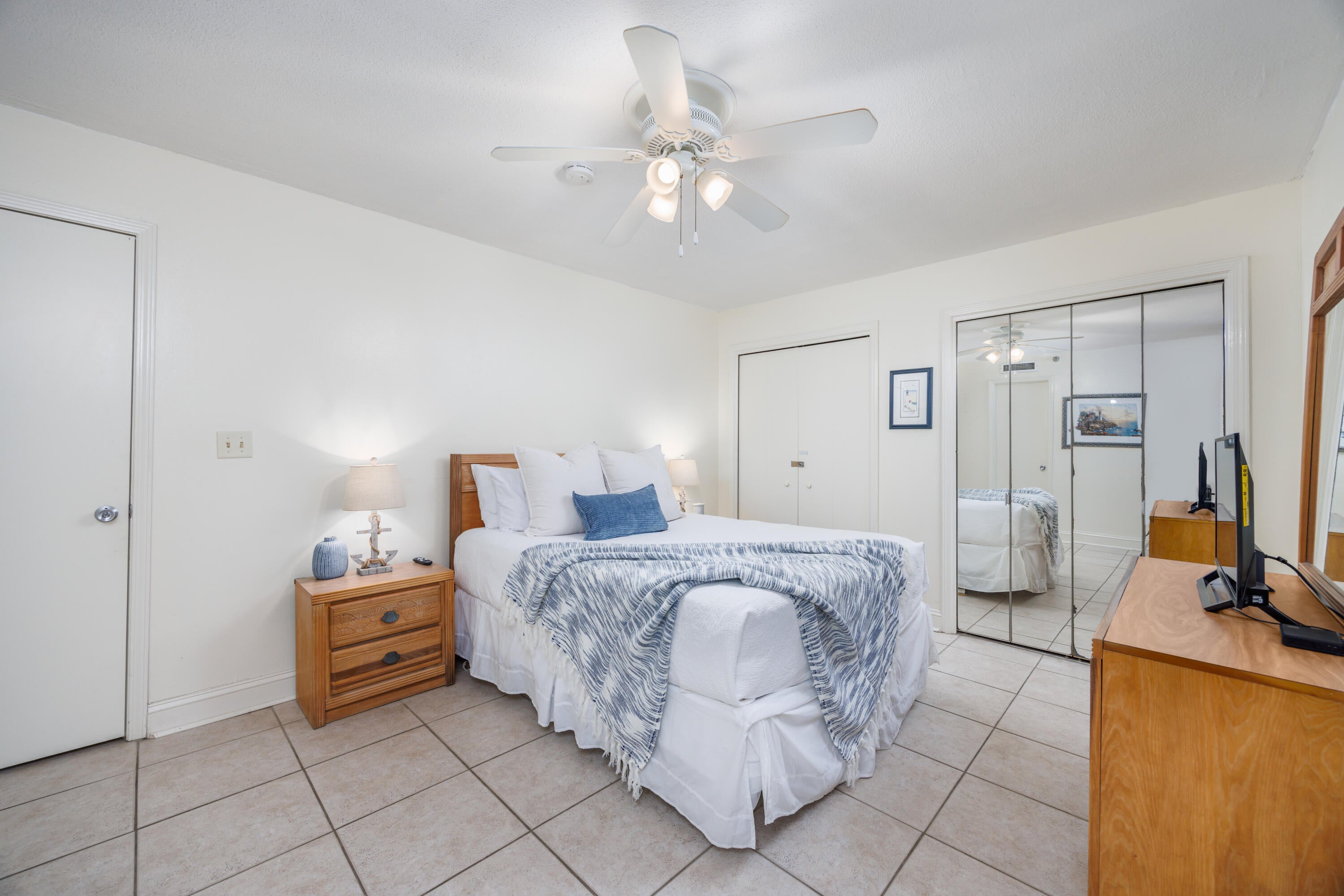 NAUTILUS CONDO - Residential