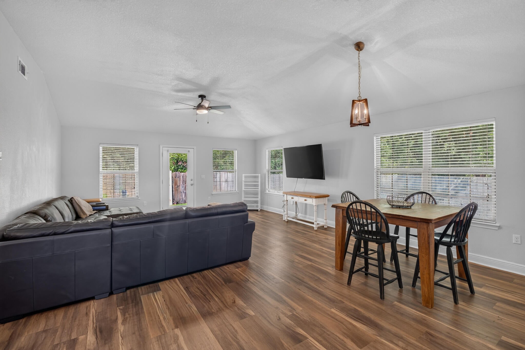 EAGLE BAY - Residential
