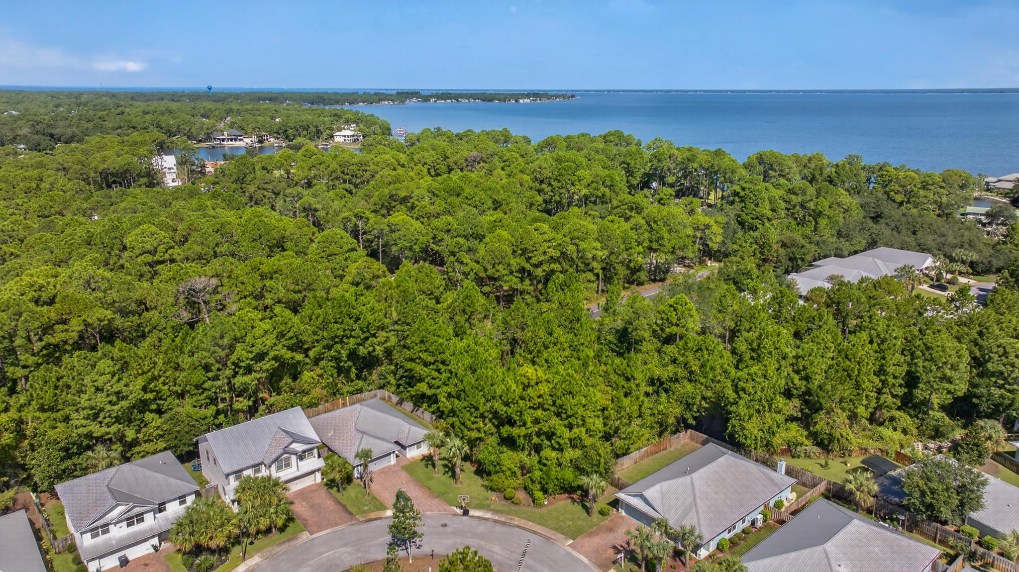 EAGLE BAY - Residential
