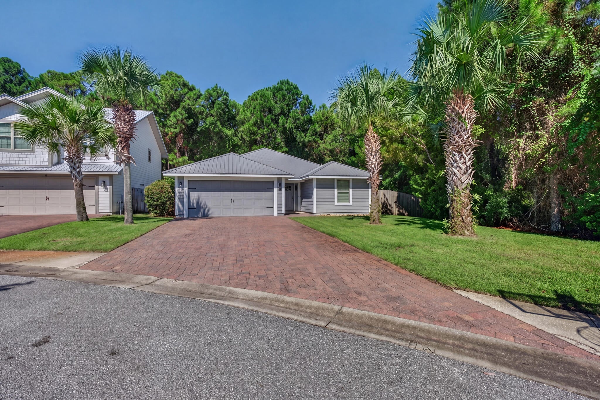EAGLE BAY - Residential