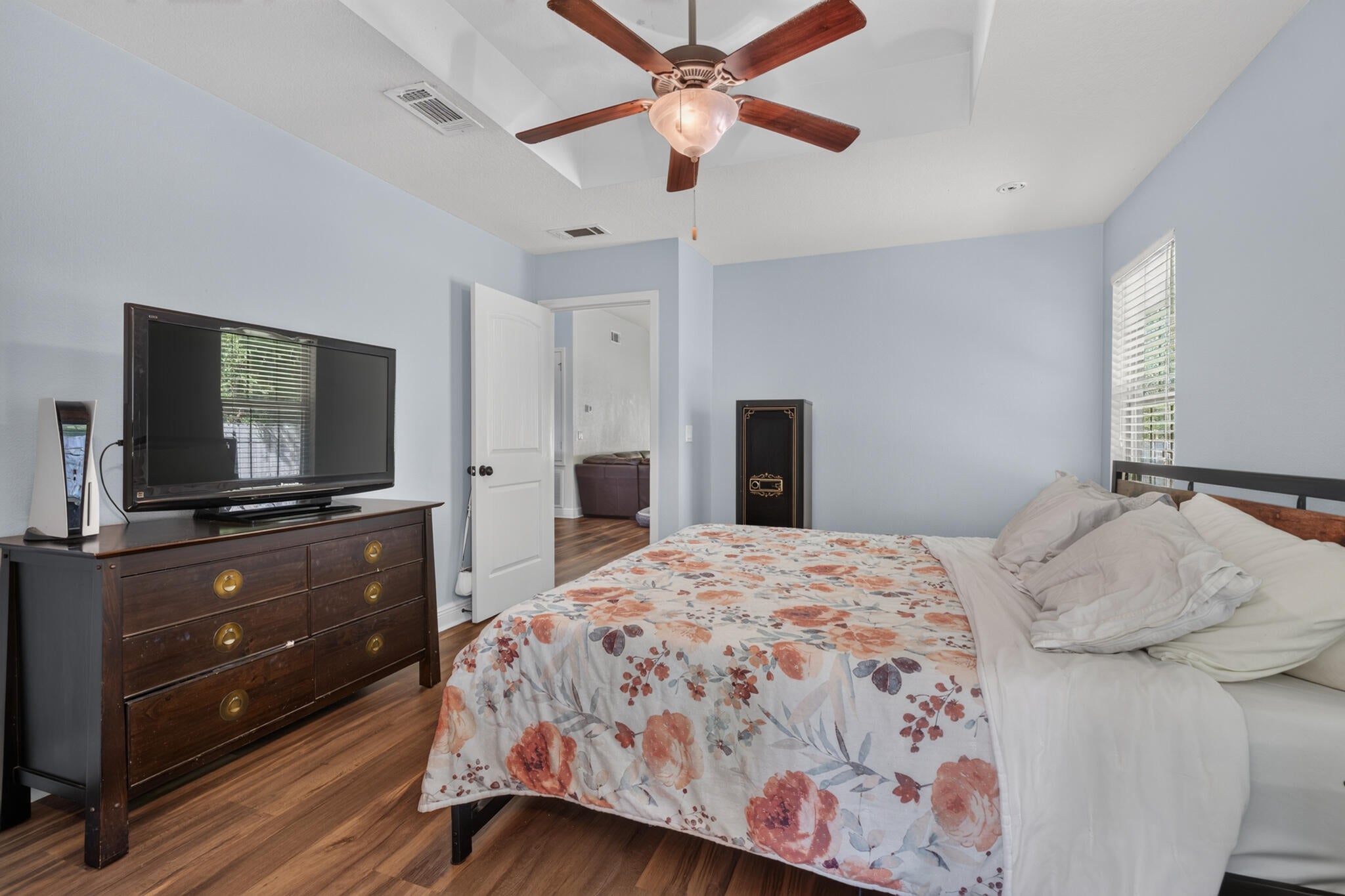 EAGLE BAY - Residential