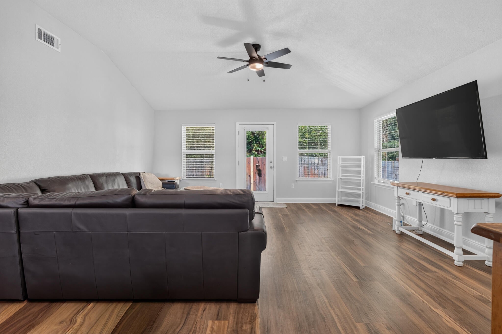 EAGLE BAY - Residential