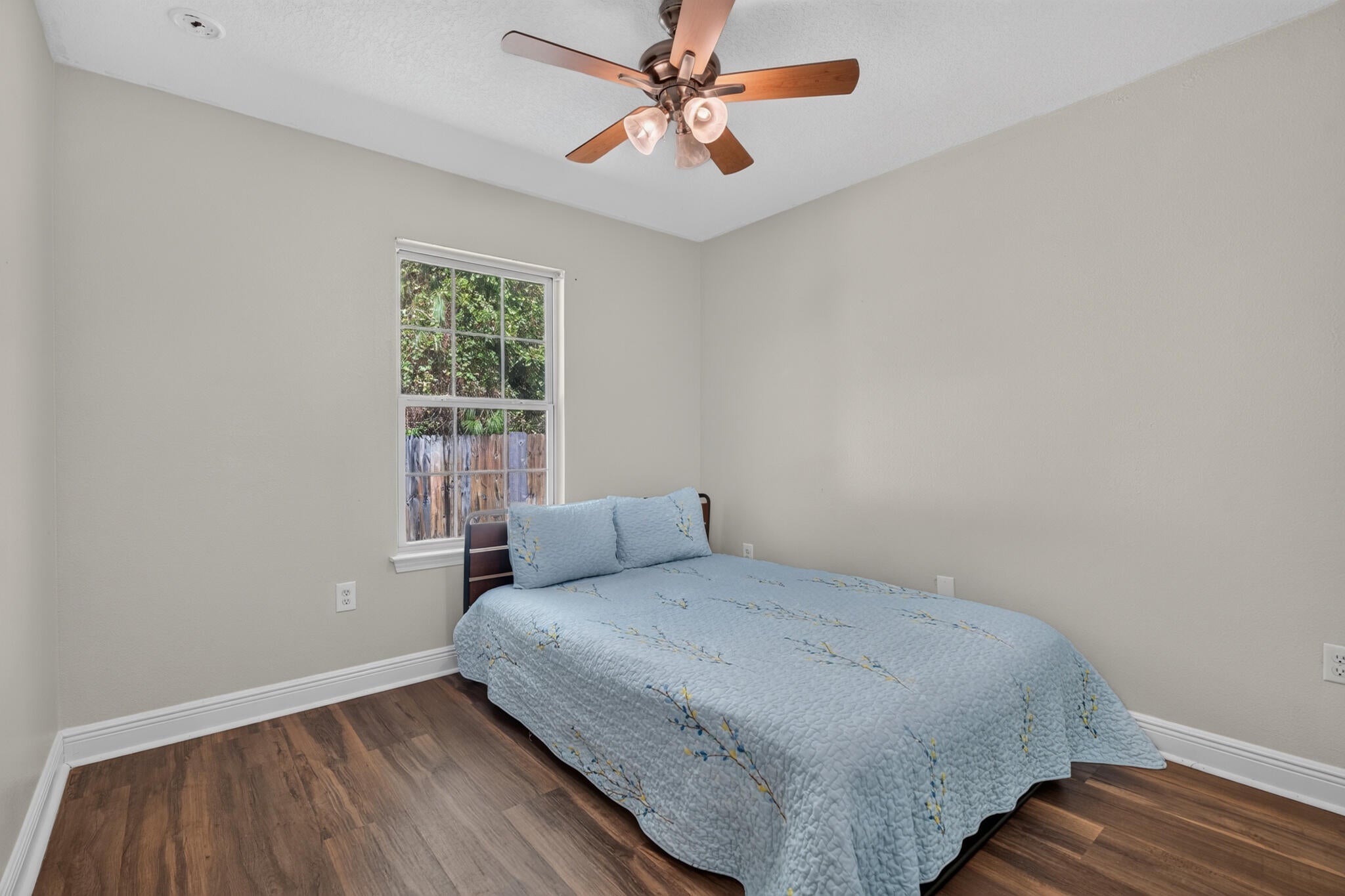 EAGLE BAY - Residential