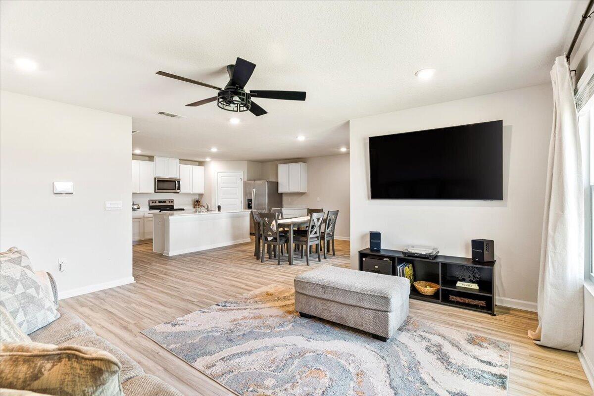 SILVER LAKE VILLAGE - Residential
