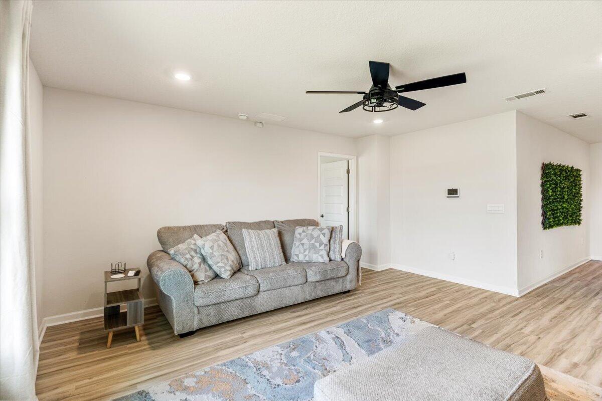 SILVER LAKE VILLAGE - Residential
