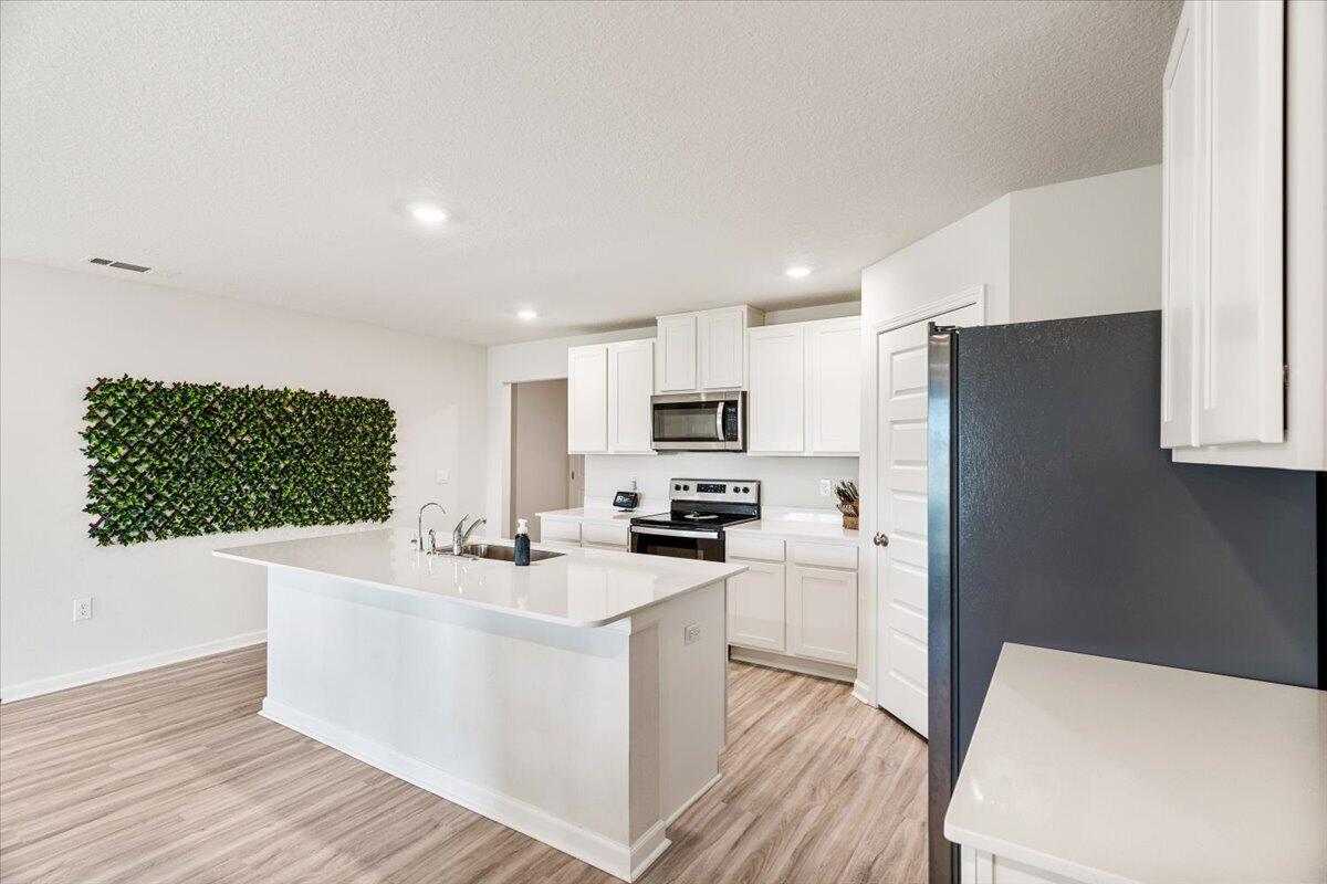 SILVER LAKE VILLAGE - Residential