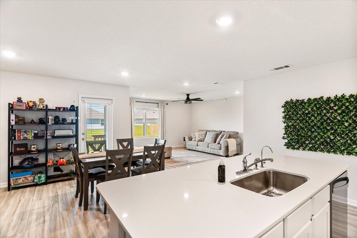 SILVER LAKE VILLAGE - Residential
