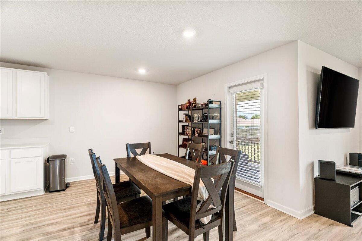 SILVER LAKE VILLAGE - Residential