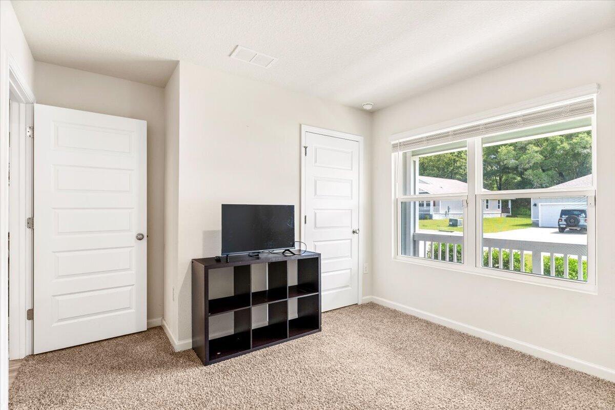 SILVER LAKE VILLAGE - Residential