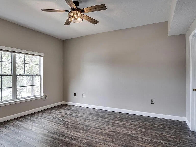 THE OAKS AT NICEVILLE - Residential