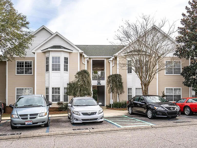 THE OAKS AT NICEVILLE - Residential
