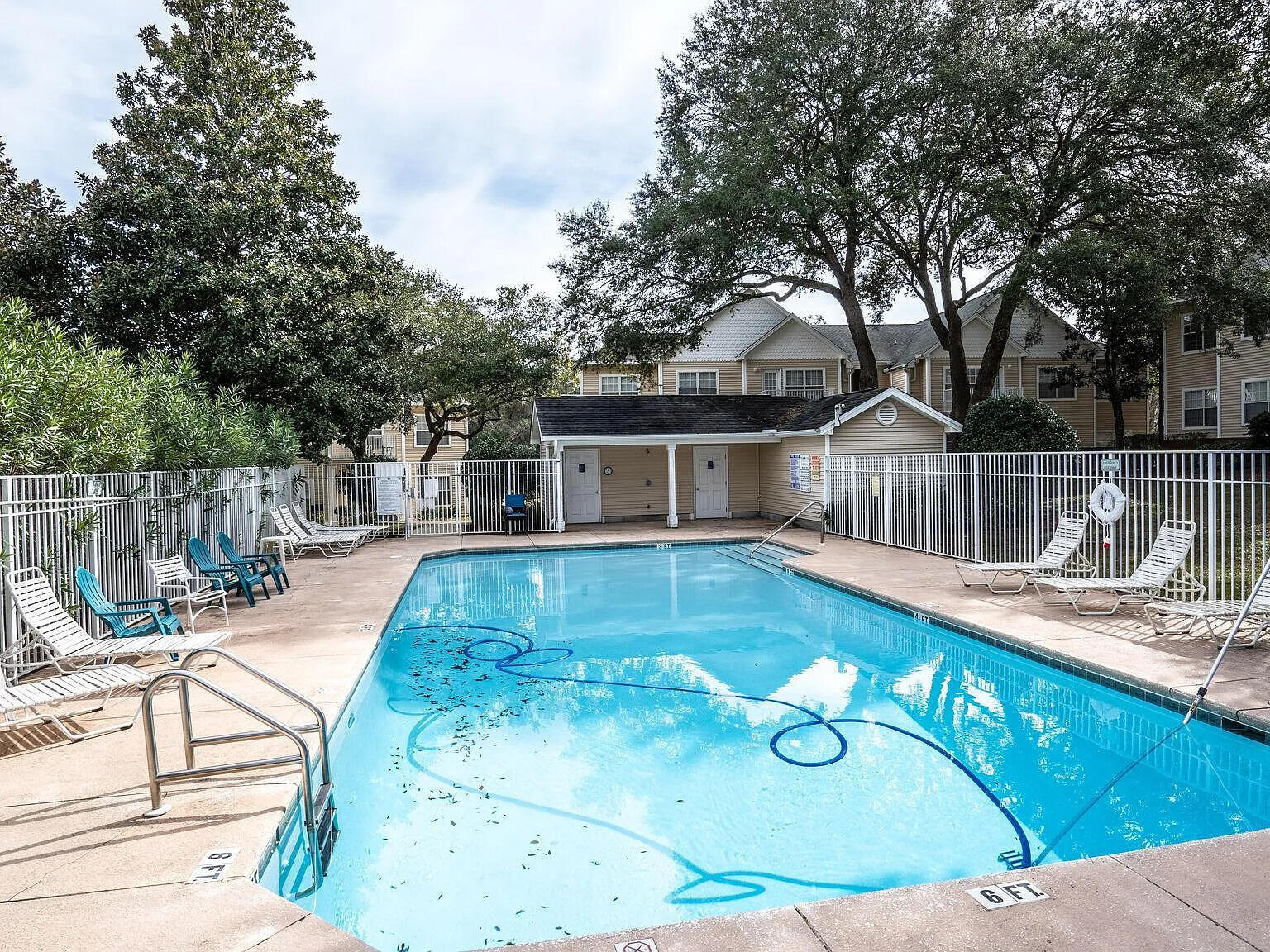 THE OAKS AT NICEVILLE - Residential