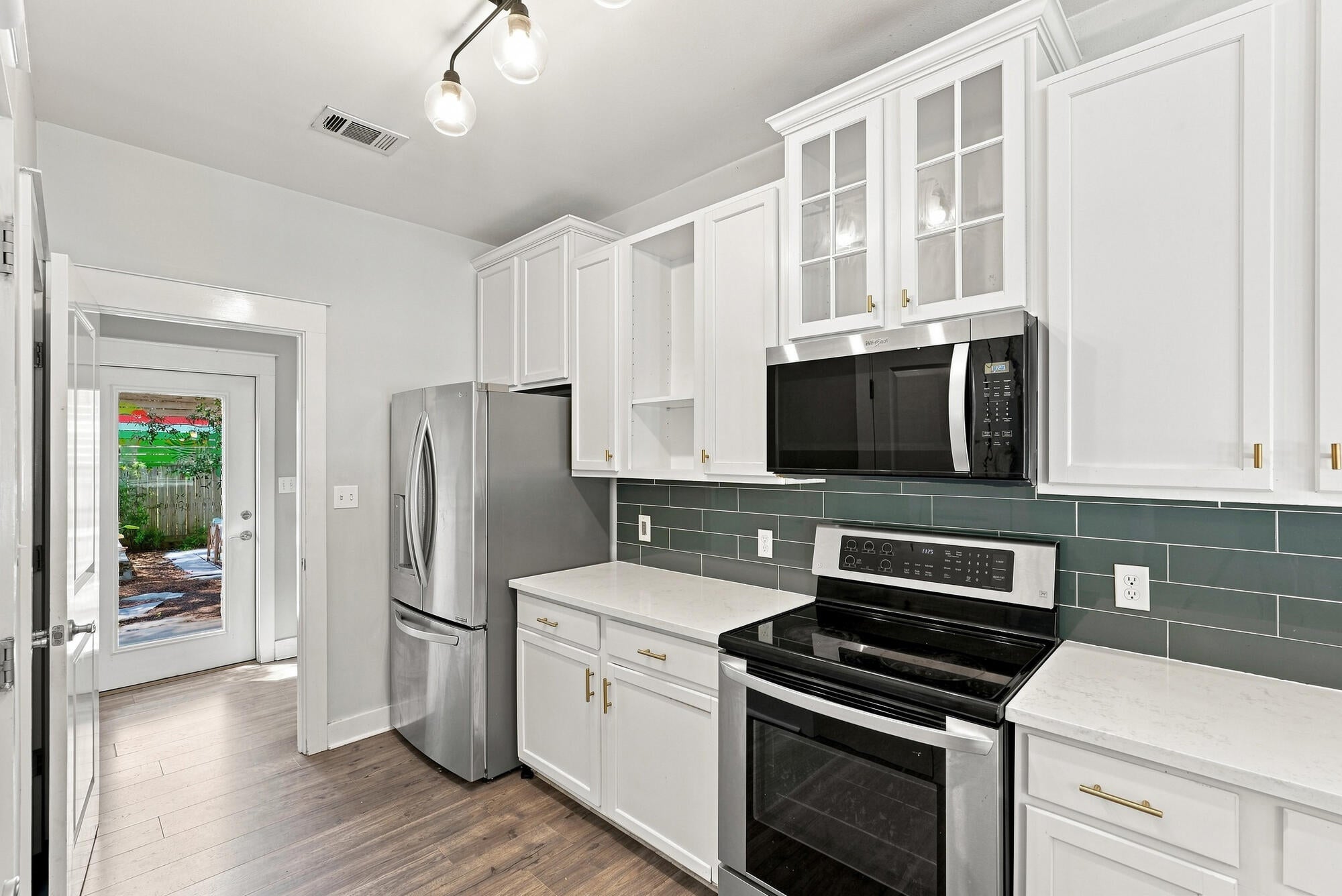MACK BAYOU CENTER - Residential