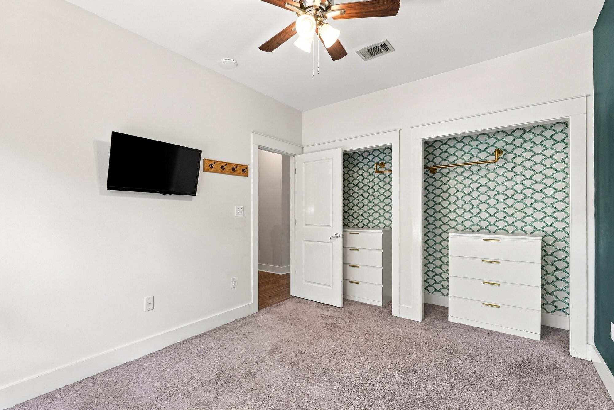 MACK BAYOU CENTER - Residential