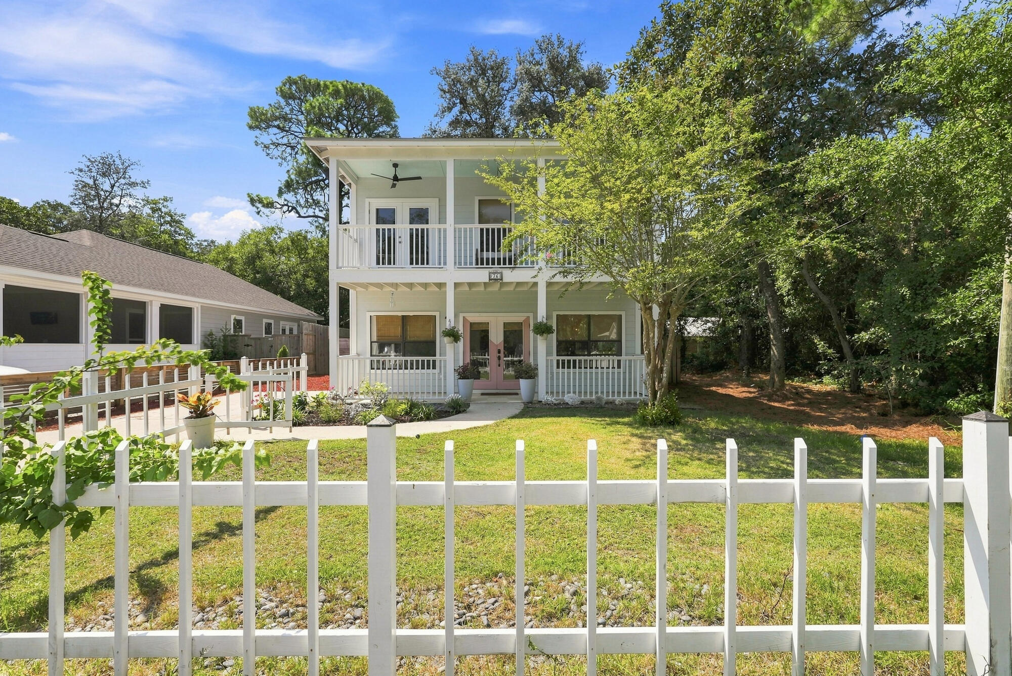 MACK BAYOU CENTER - Residential