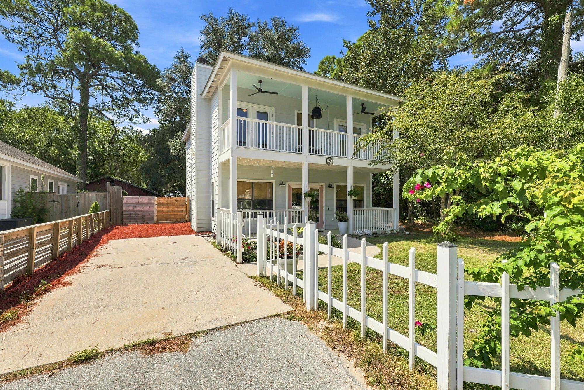 MACK BAYOU CENTER - Residential