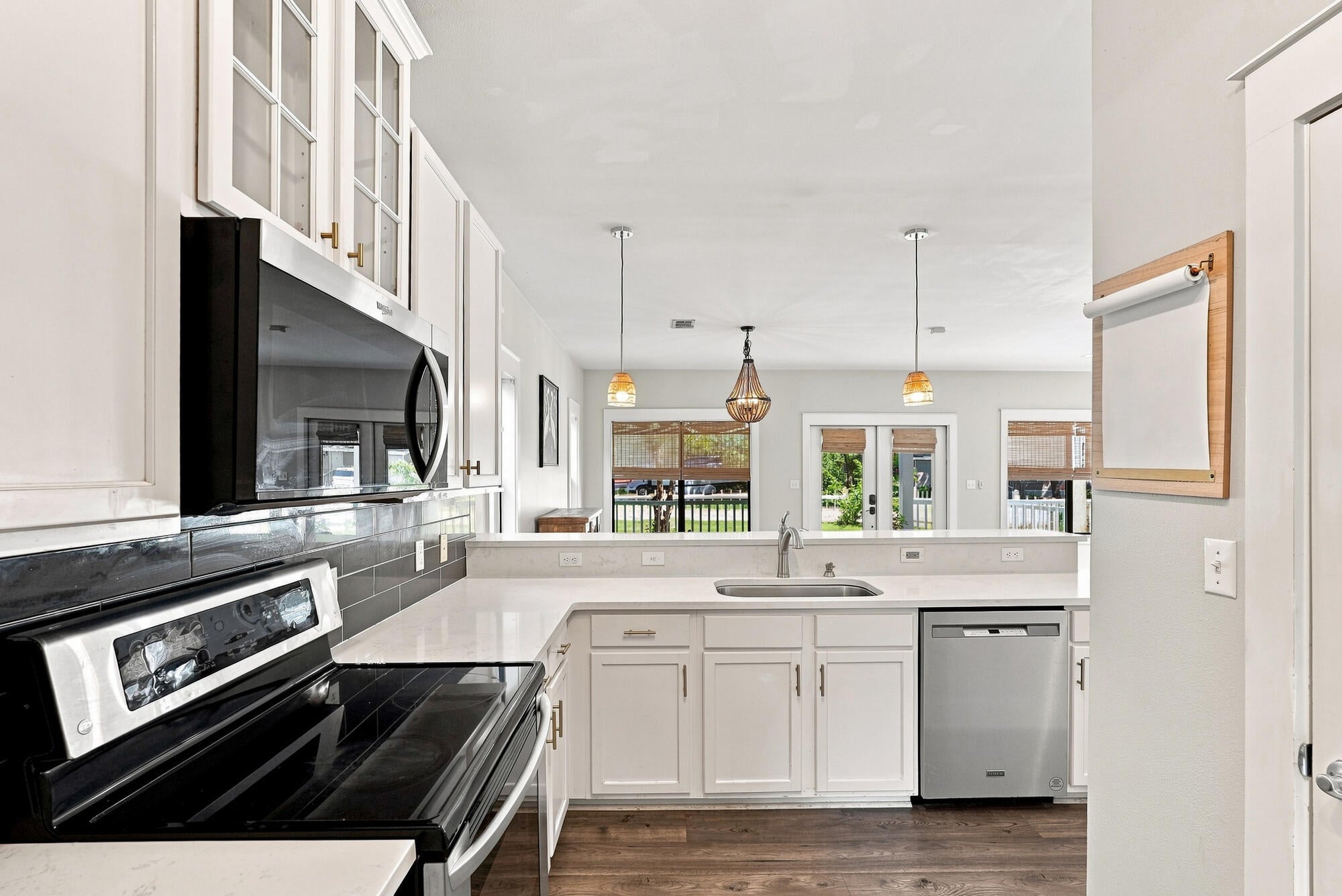 MACK BAYOU CENTER - Residential