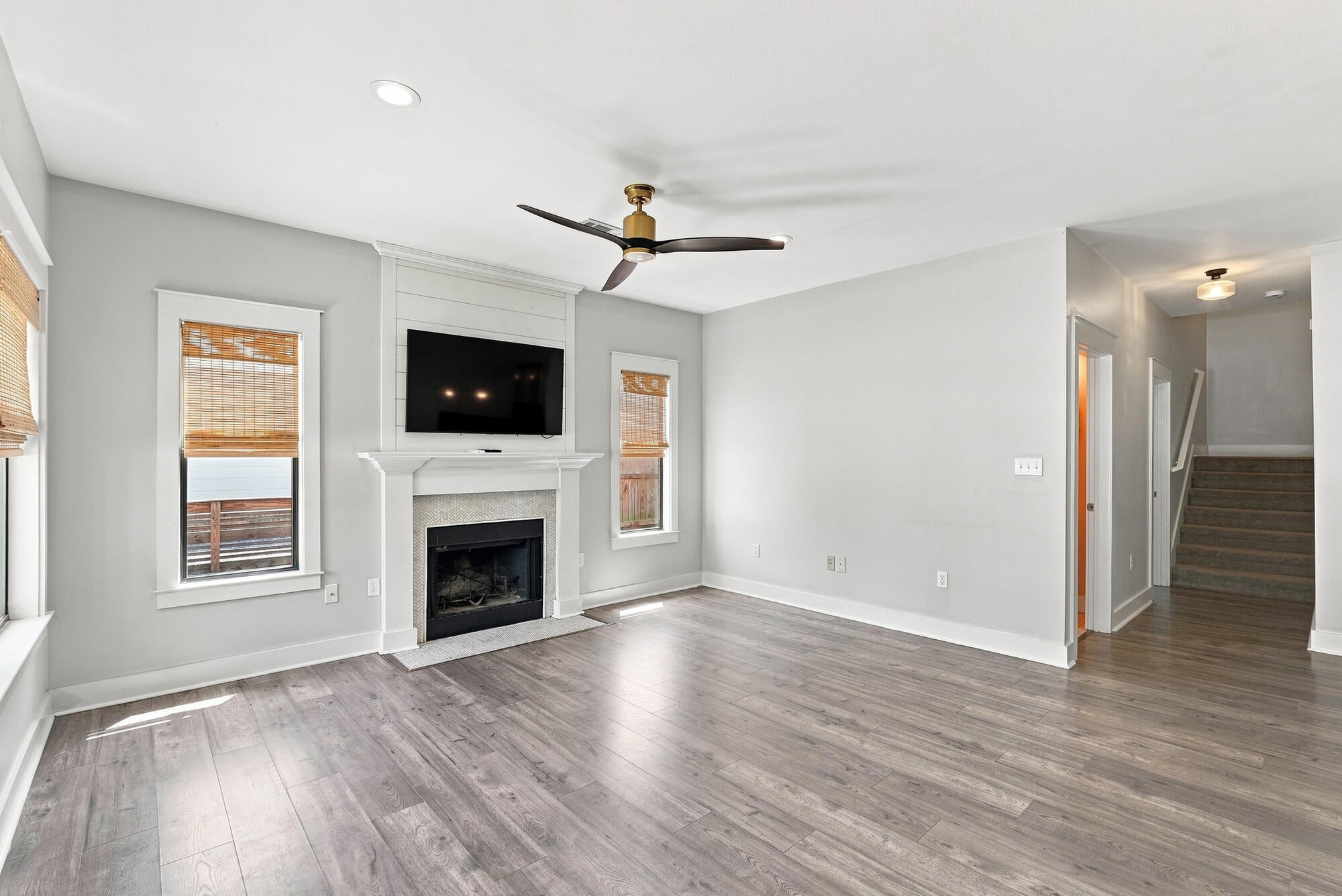 MACK BAYOU CENTER - Residential