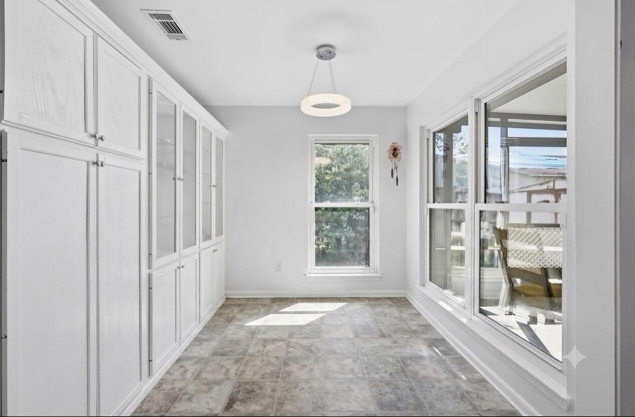 CANTERBURY WOODS - Residential