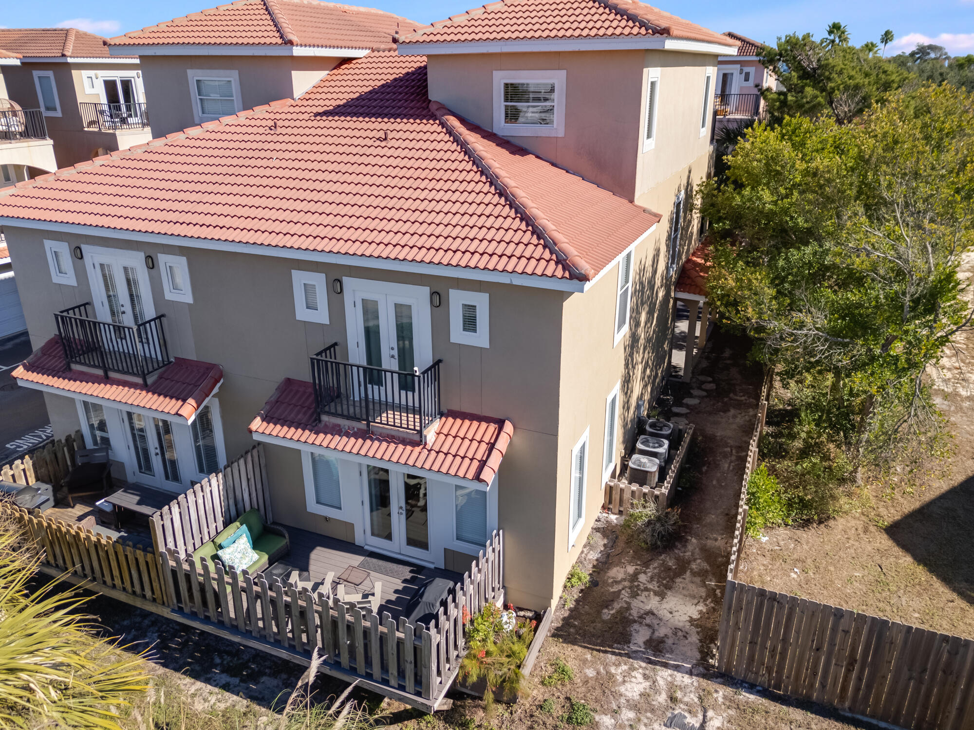 BELLA COSTA - Residential