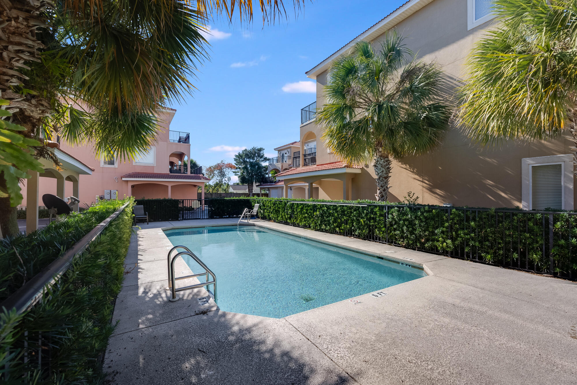 BELLA COSTA - Residential