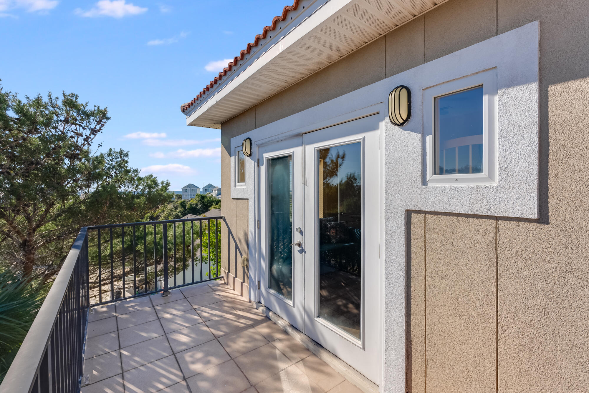 BELLA COSTA - Residential